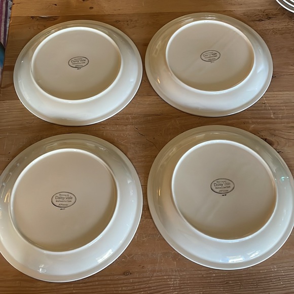 Four Vintage Daisy Vale Dinner Plates - Picture 3 of 11